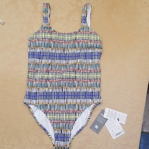 SOLD. ATHLETA WOMEN'S PRISMATIC SCOOP SWIMSUIT XS - Picture 4 of 6